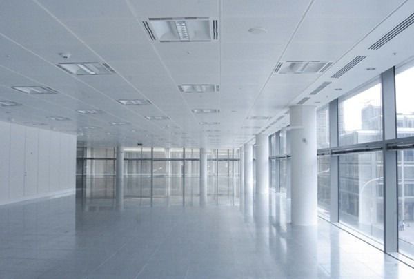 Máng đèn led phản quang gắn nổi Duhal LDN120 3 Máng đèn led phản quang gắn nổi Duhal LDN120 được lắp đặt ở bệnh viện
