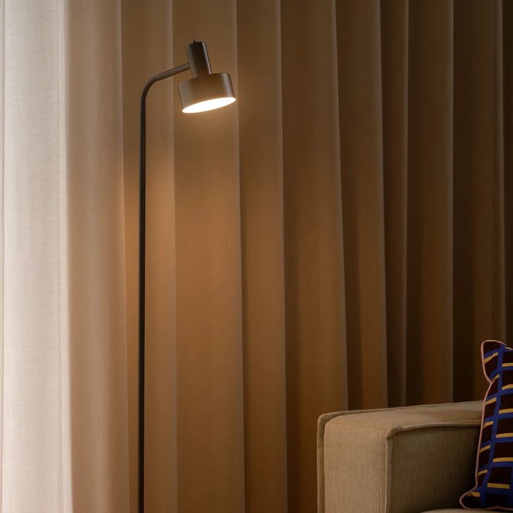 Bóng LED trụ stick Duhal KLS009 9W 1 Bóng LED trụ stick Duhal KLS009 9W thiết kế nhỏ gọn, dễ lắp đặt