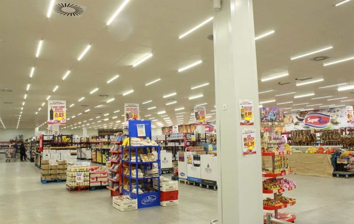 Bóng LED tube chống thấm chống bụi Duhal DHD0201 20W 4 Bóng LED tube chống thấm chống bụi Duhal DHD0201 20W sử dụng trong siêu thị